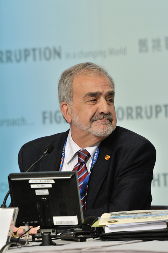 Dr Eduardo Vetere (Panel Chair), Vice President, International Association of Anti-Corruption Authorities, introducing members of Plenary Session (4)
